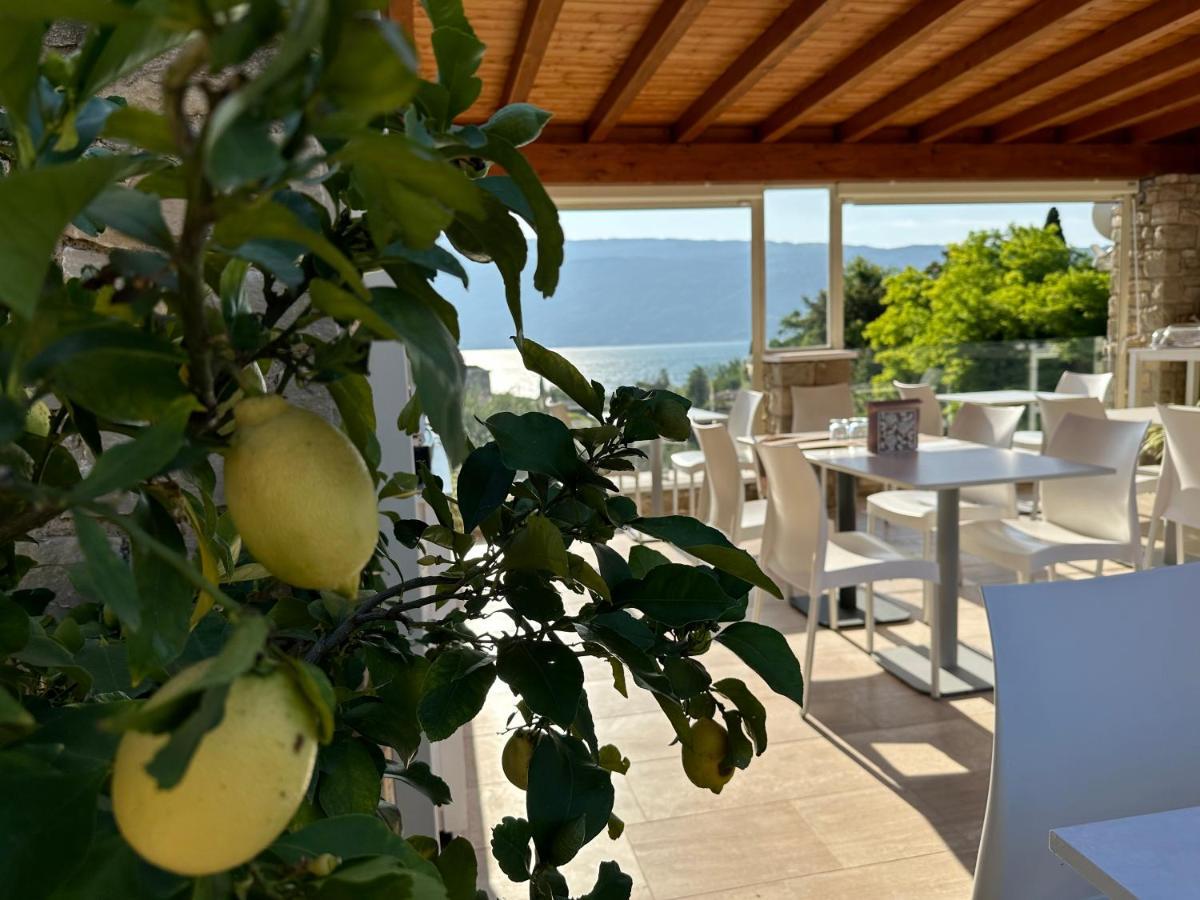 La Cascata Negli Ulivi Bed & Breakfast Toscolano Maderno Exterior photo